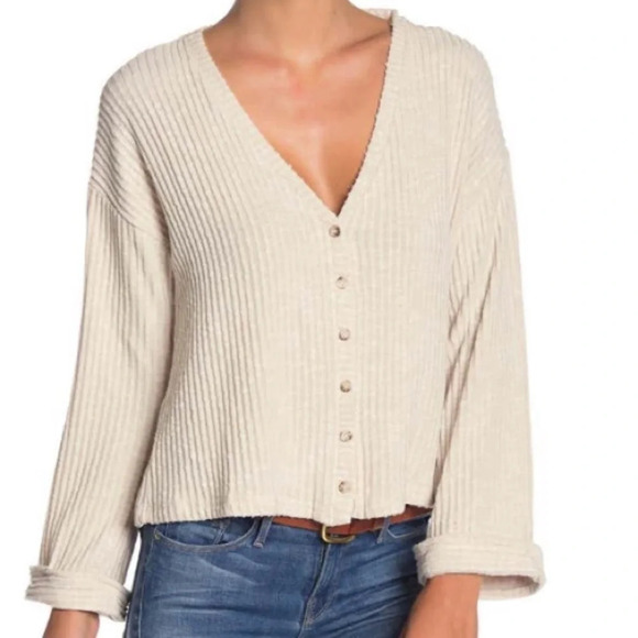 Code x Mode Long Sleeve V-Neck‎ Sweater - Picture 1 of 11